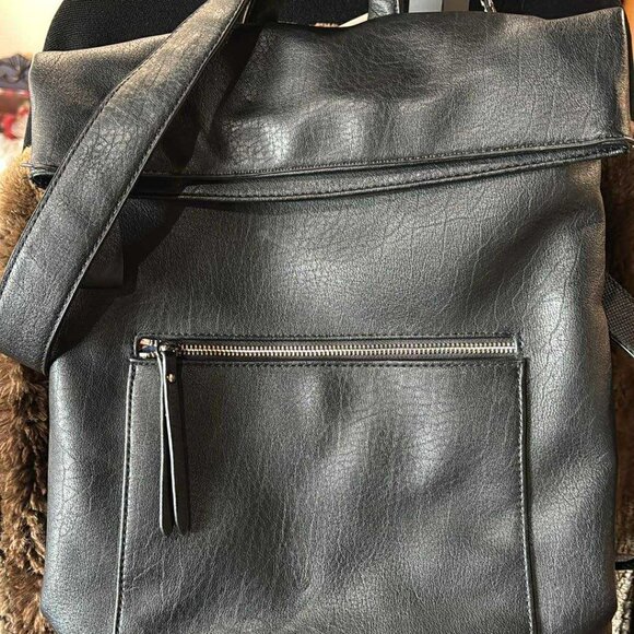 BLACK LEATHER BACKPACK - Picture 1 of 5